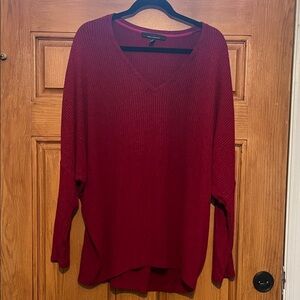 White House Black Market Women's Ribbed V-Neck Sweater in Burgundy